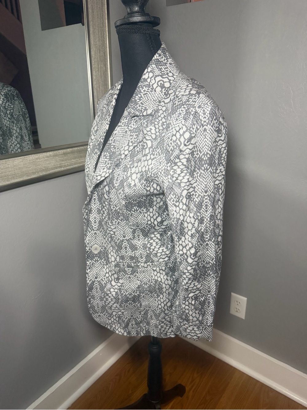 Level 99 x Anthropologie Linen Blend Snake Print Mod Career Blazer XS - Picture 3 of 8